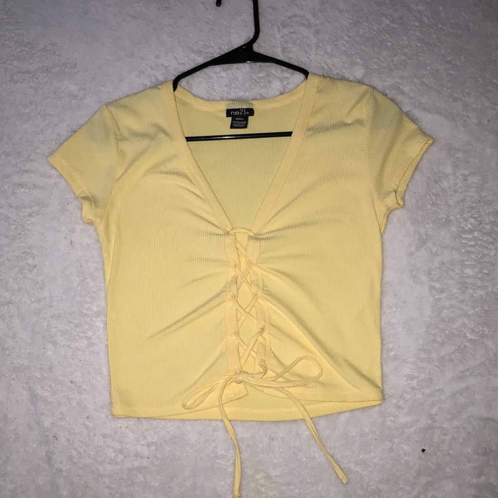 Rue21 Tie Up Crop Tee🌼